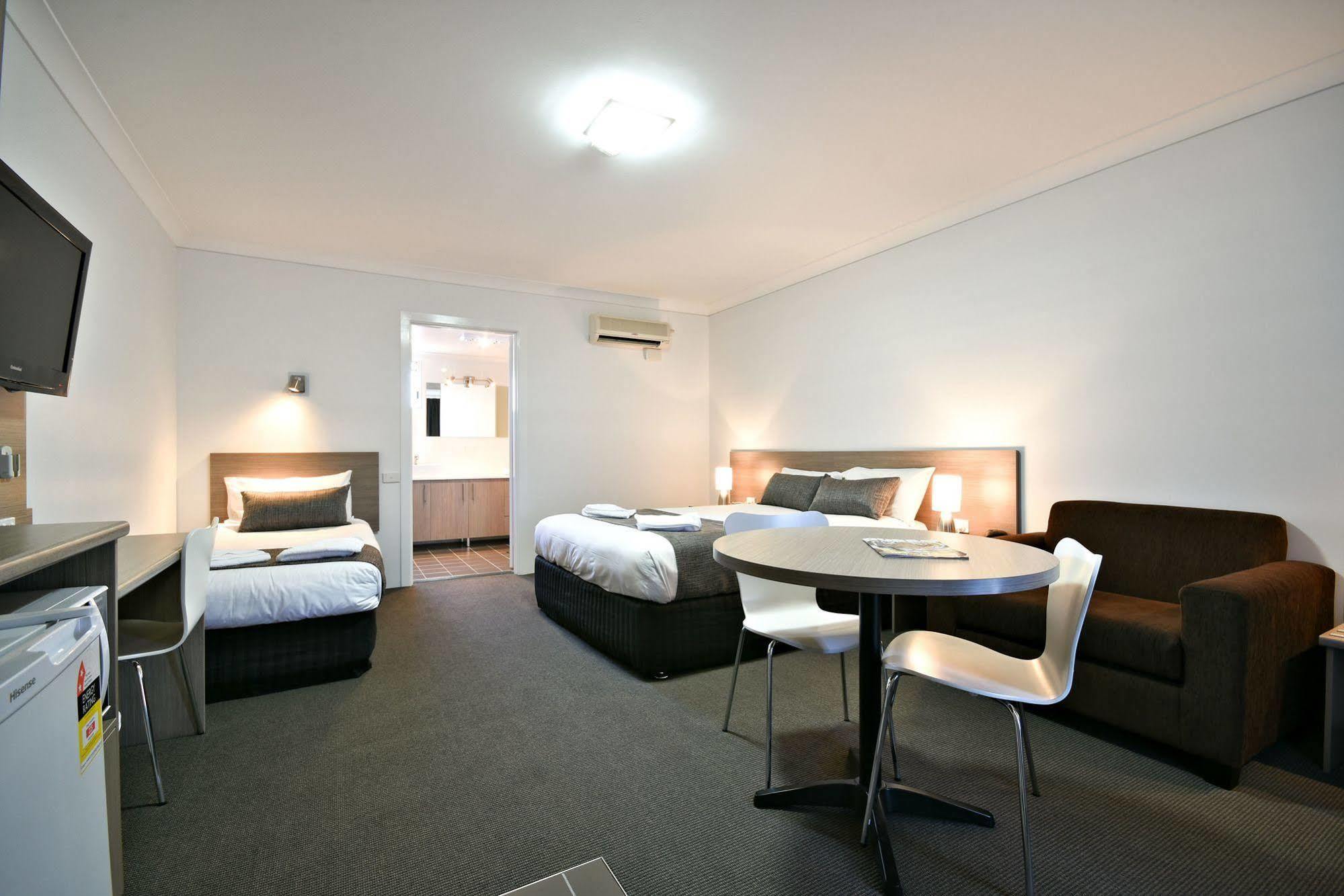 The Aberdeen Motel Dubbo Bagian luar foto